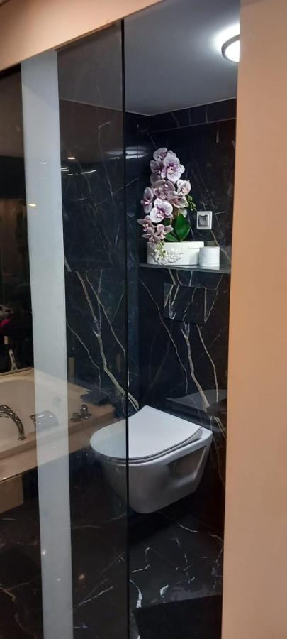 Z Jacuzzi Apartment *