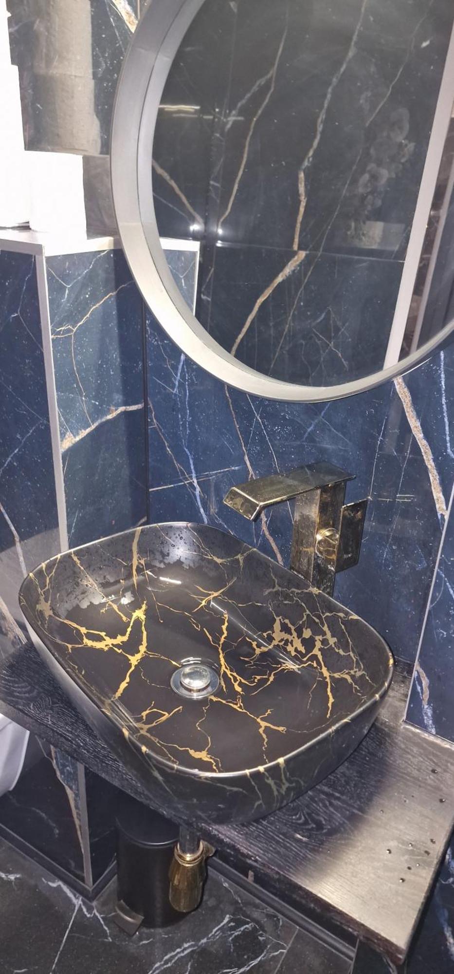 Z Jacuzzi Apartment *