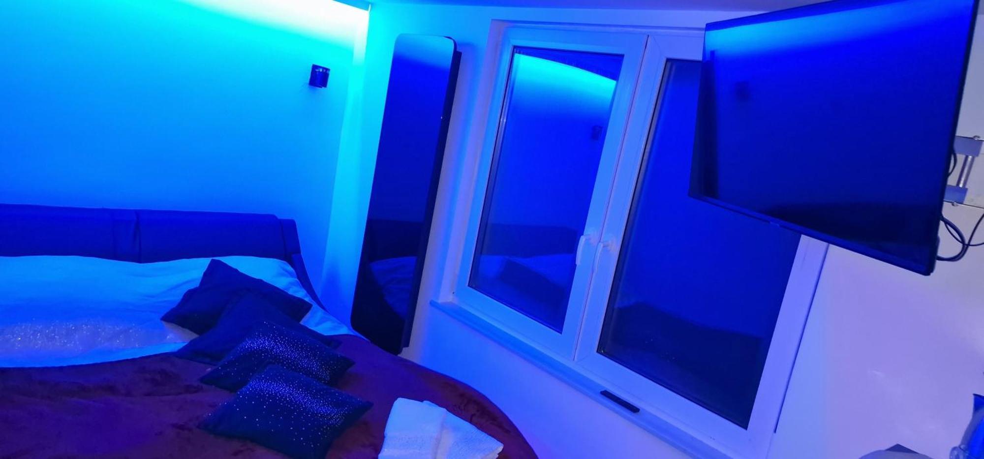 Z Jacuzzi Apartment *